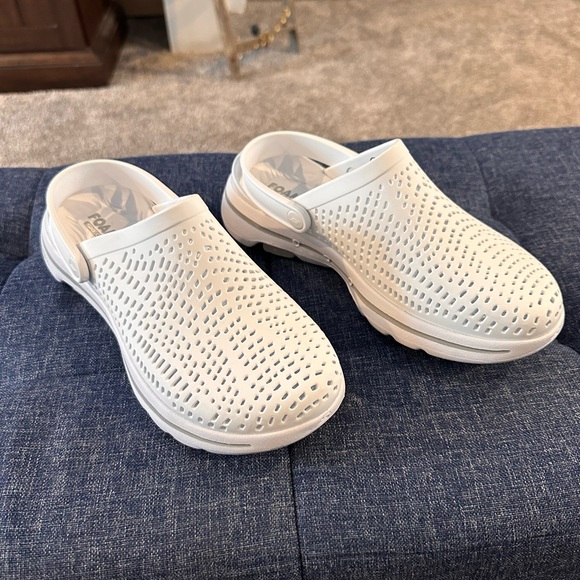 Skechers White Mules & Clogs - Picture 4 of 6